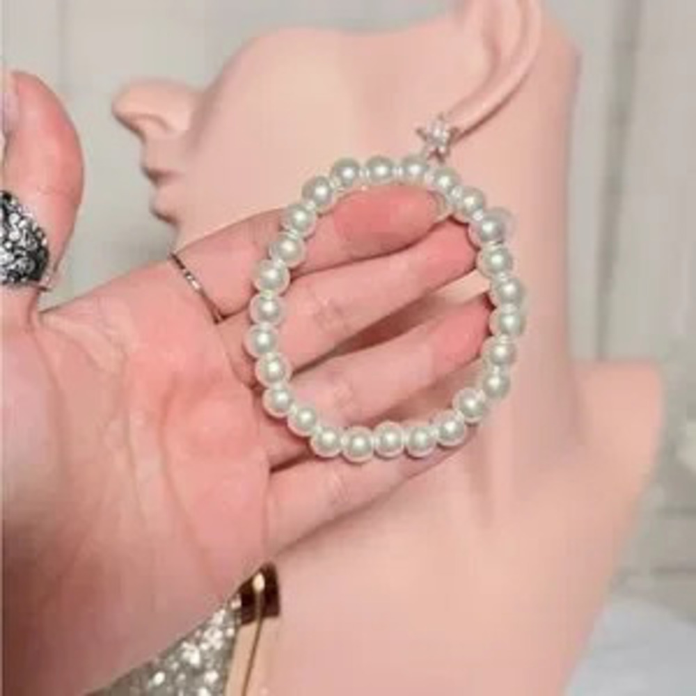 Elegant Faux Pearl Stretch Bracelet ??